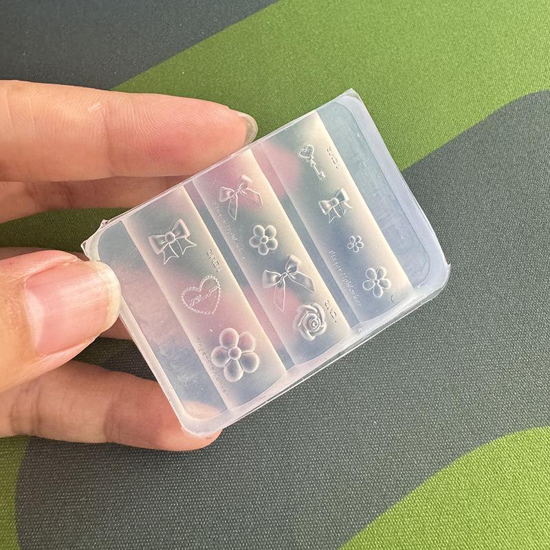 Beginner-Friendly Silicone Nai - đánh giá và giá Resin Art Using Flowers