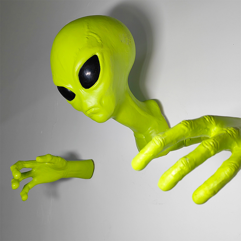 UFO Alien Wall Art Hanging Orn - đánh giá và giá Resin Art Zone