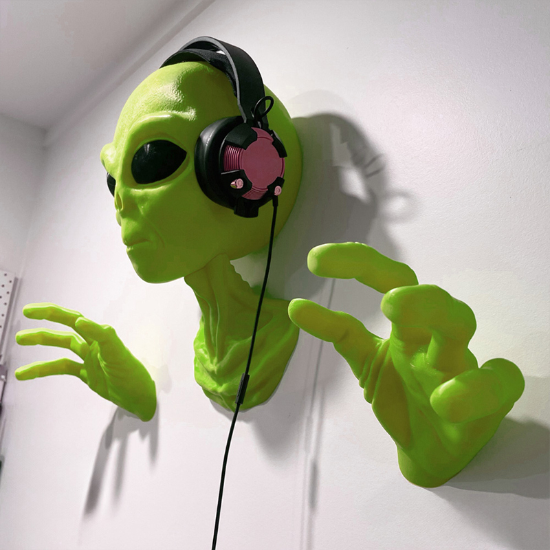 UFO Alien Wall Art Hanging Orn - đánh giá và giá Resin Art Zone